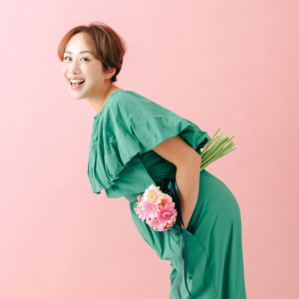 越村えり